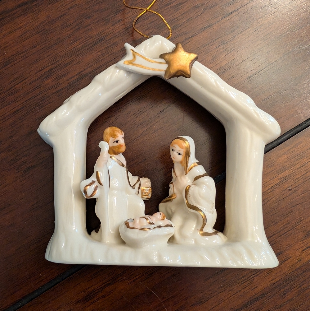 Vintage International Bazaar Ivory & Gold Nativity Ornament